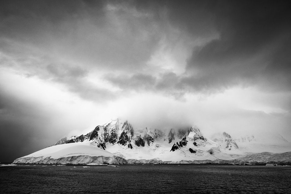 Antarctica - Stark and Minimal